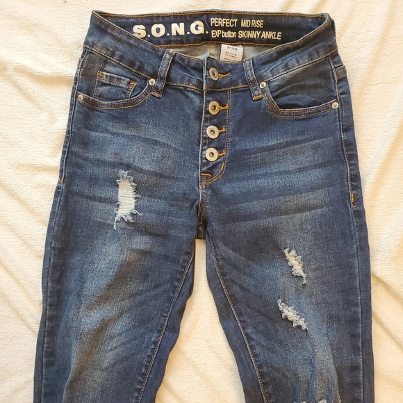 Button down Jean's ๐ - Picture 1 of 5